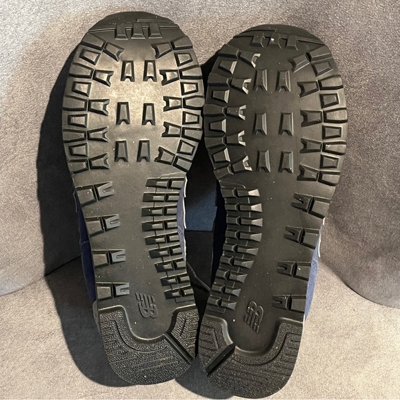 New Balance Men’s Sneakers 574 Navy Size 8.5 US - Picture 14 of 14